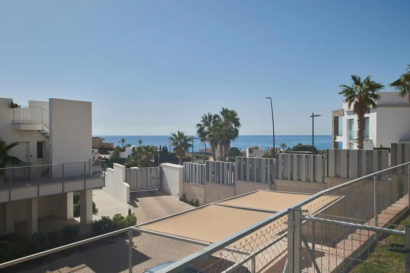 Vista exterior de Dúplex en venda en Villajoyosa / La Vila Joiosa amb Aire condicionat, Calefacció i Jardí privat