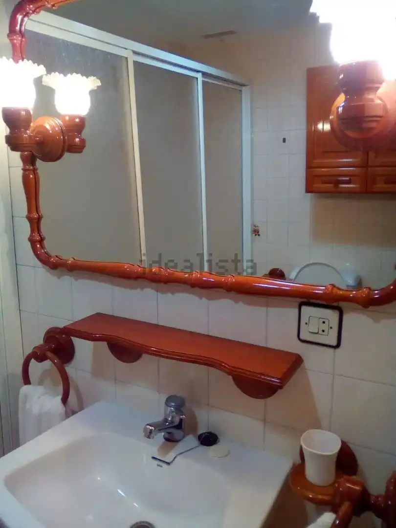 Bathroom of Flat for rent in Granada  with Furnished, Washing machine and Balcony