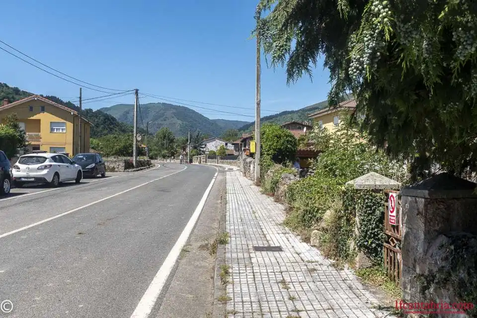 Vista exterior de Casa o chalet en venta en Arenas de Iguña