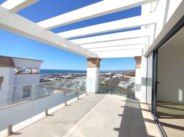Terraced house with pool for sale in Urbanizacion Peñoncillo El