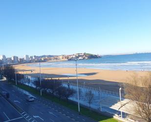 Vista exterior de Pis de lloguer en Gijón  amb Calefacció i Piscina