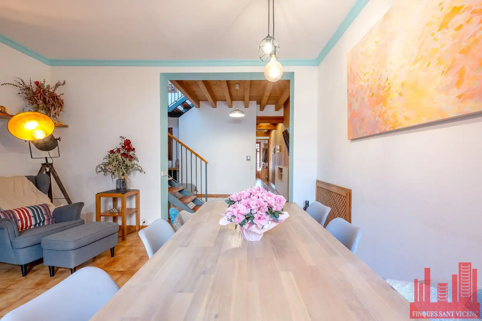 Comedor de Casa o chalet en venta en Sant Vicenç Dels Horts con Aire acondicionado, Calefacción y Jardín privado