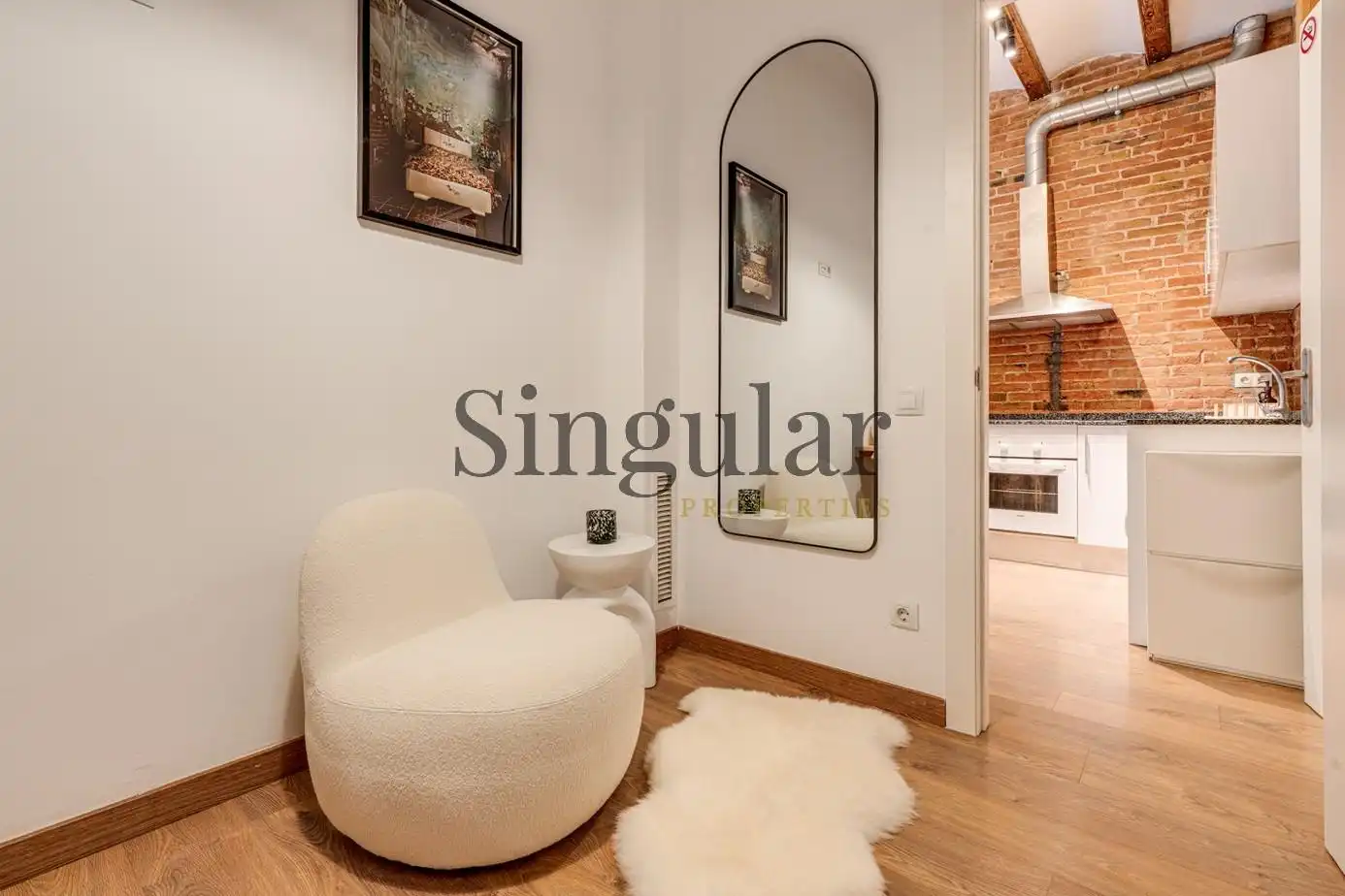 Dormitori de Apartament en venda en Barcelona amb Aire condicionat, Calefacció i Moblat
