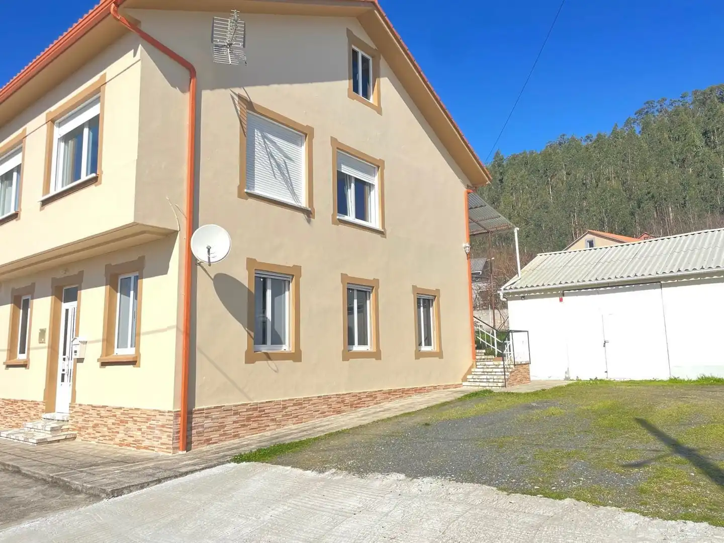 Außenansicht von Country house zum Verkauf in Narón mit Heizung, Privatgarten und Abstellraum