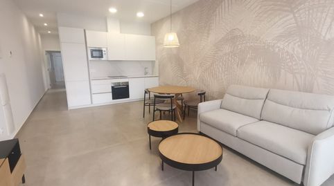Exclusivo apartamento de obra nueva en Torrevieja con 2 dormitorios, terraza y piscina en la azotea