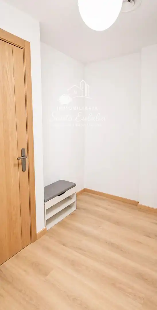 Wohnung zum Verkauf in Mérida mit Klimaanlage, Heizung und Parkett