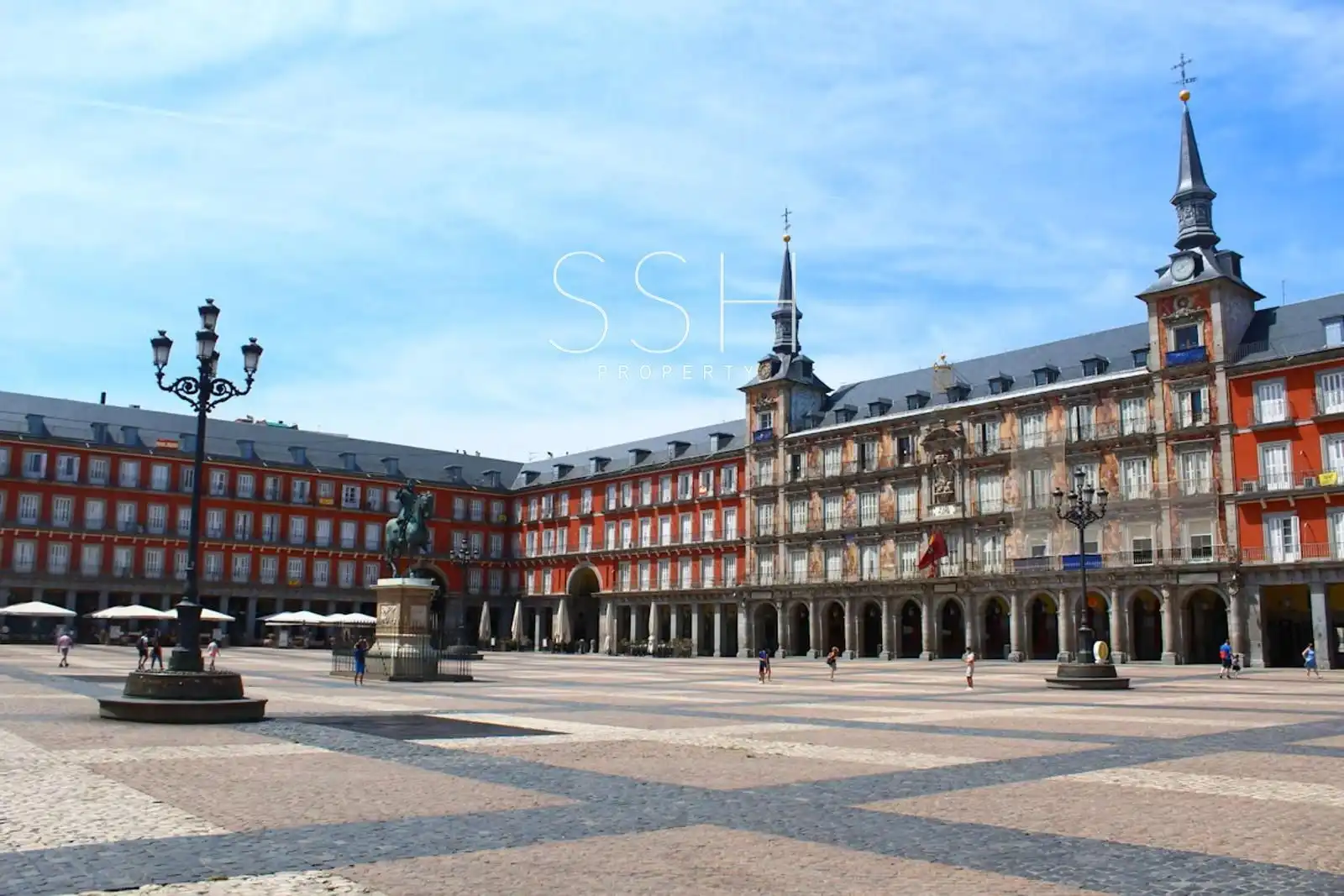 Exterior view of Buildings for sale in Madrid