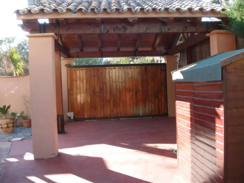 Casa o chalet de alquiler en Estepona con Aire acondicionado, Jardín privado y Terraza