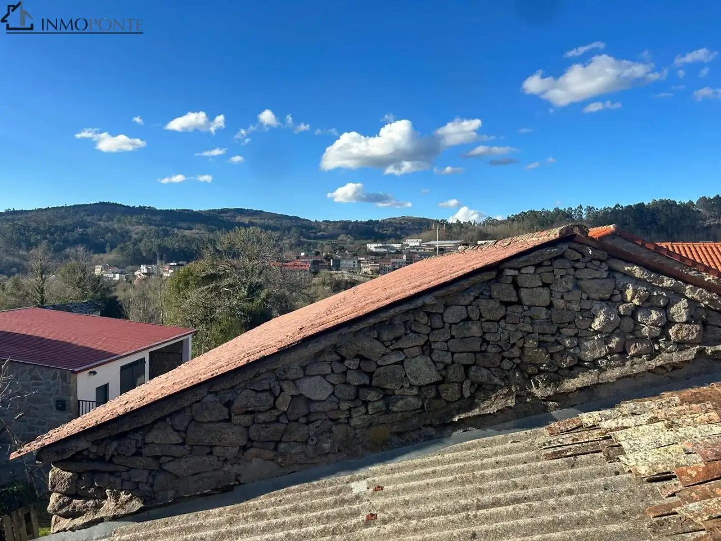 Vista exterior de Casa o xalet en venda en Cerdedo amb Jardí privat i Traster