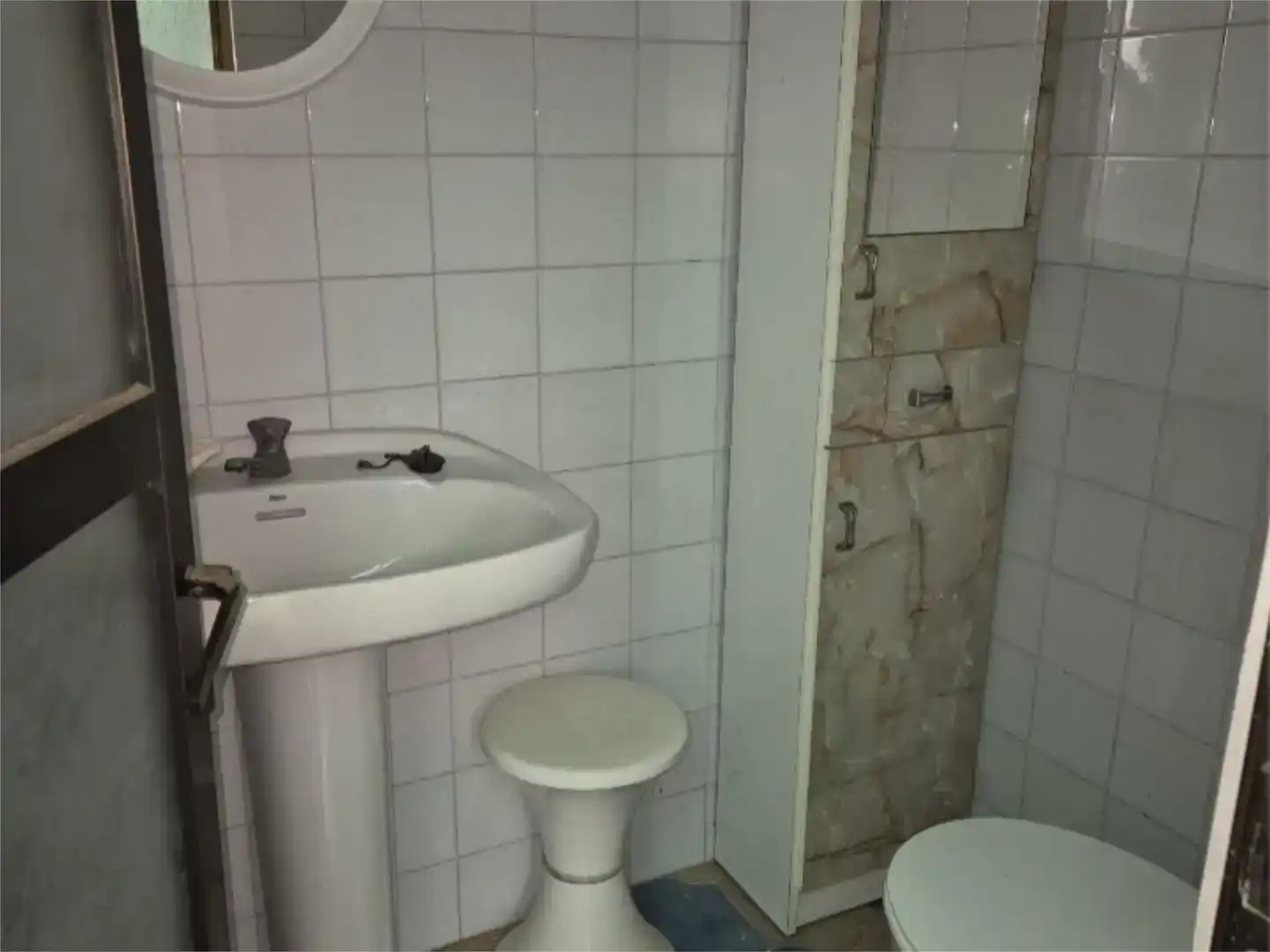 Bathroom of Flat for sale in Herencia  with Balcony