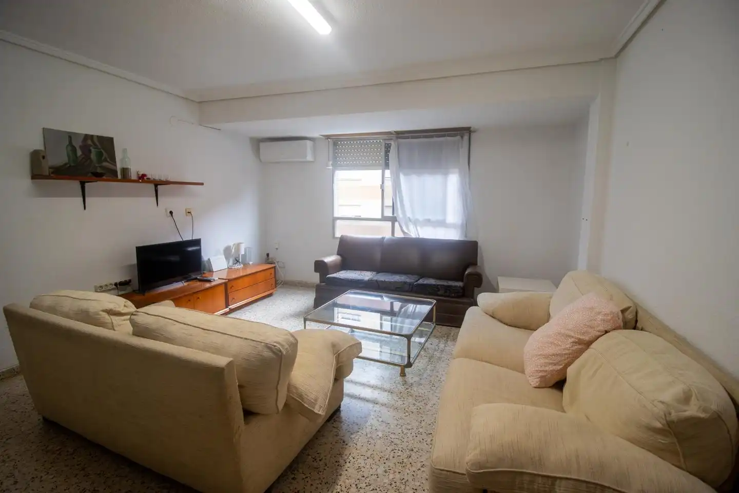 Sala d'estar de Pis de lloguer en Valencia amb Aire condicionat, Calefacció i Moblat