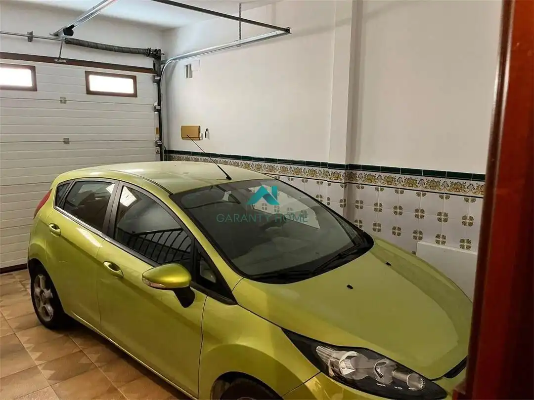 Parking de Casa o chalet en venta en Valencia con Aire acondicionado, Calefacción y Jardín privado