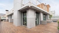 Exterior view of Attic for sale in  Barcelona Capital  with Air Conditioner, Terrace and Swimming Pool