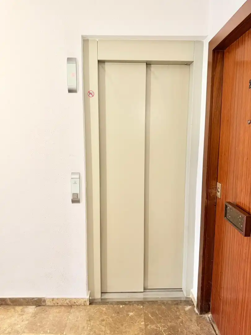 Piso de alquiler en PERIODISTA BADIA, Exposició