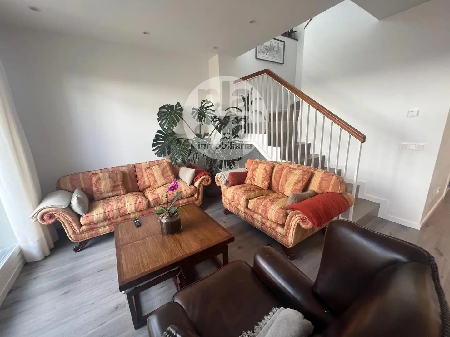 Sala de estar de Casa adosada en venta en Burgos Capital con Calefacción, Jardín privado y Terraza