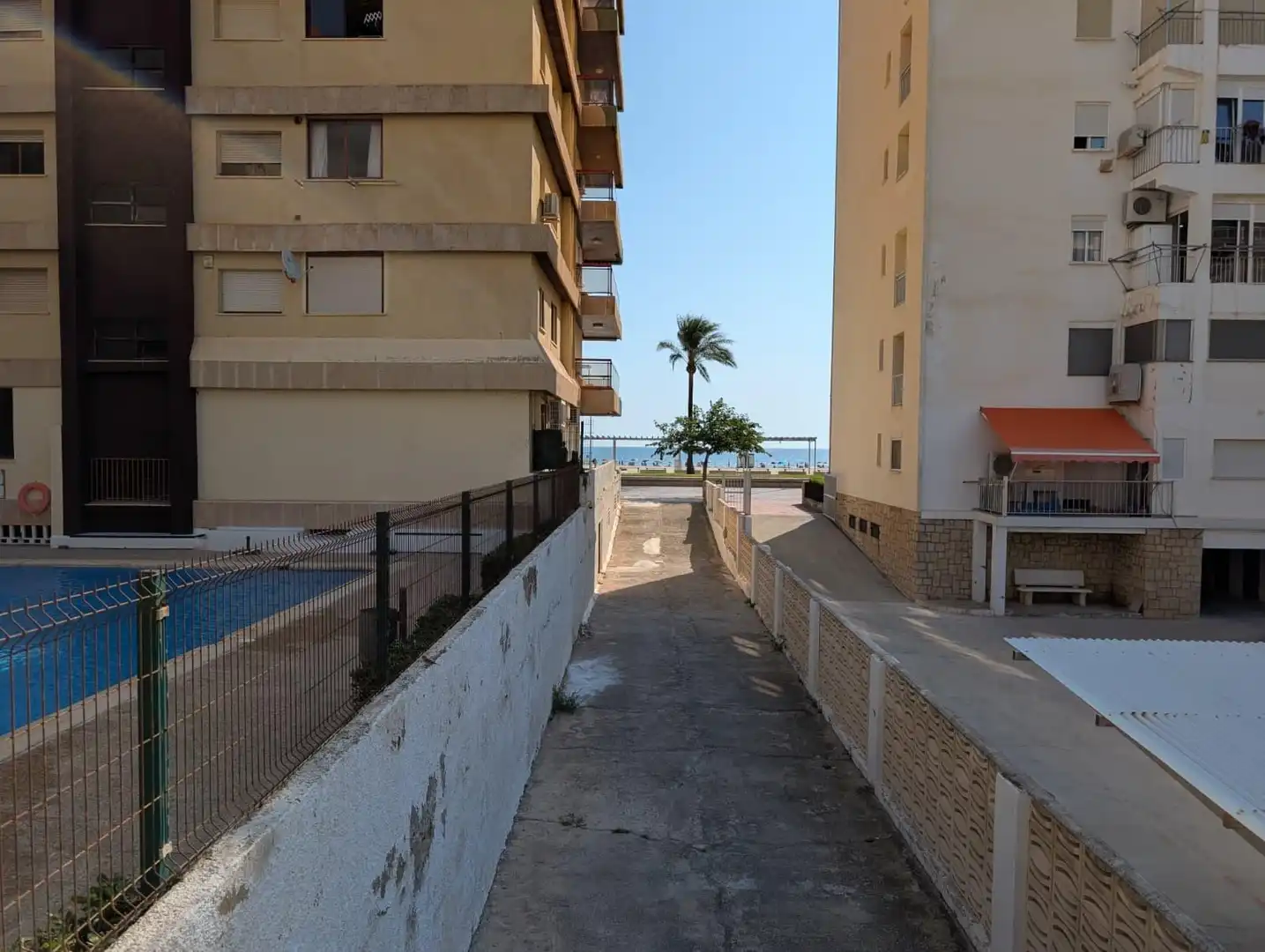 Vista exterior de Apartament en venda en Gandia amb Terrassa, Balcó i Piscina comunitària
