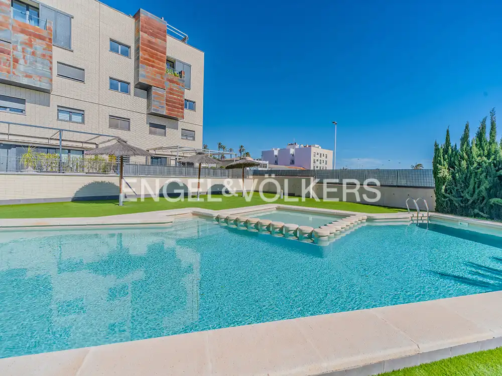 Schwimmbecken von Dachboden zum Verkauf in Elche / Elx mit Klimaanlage, Heizung und Terrasse