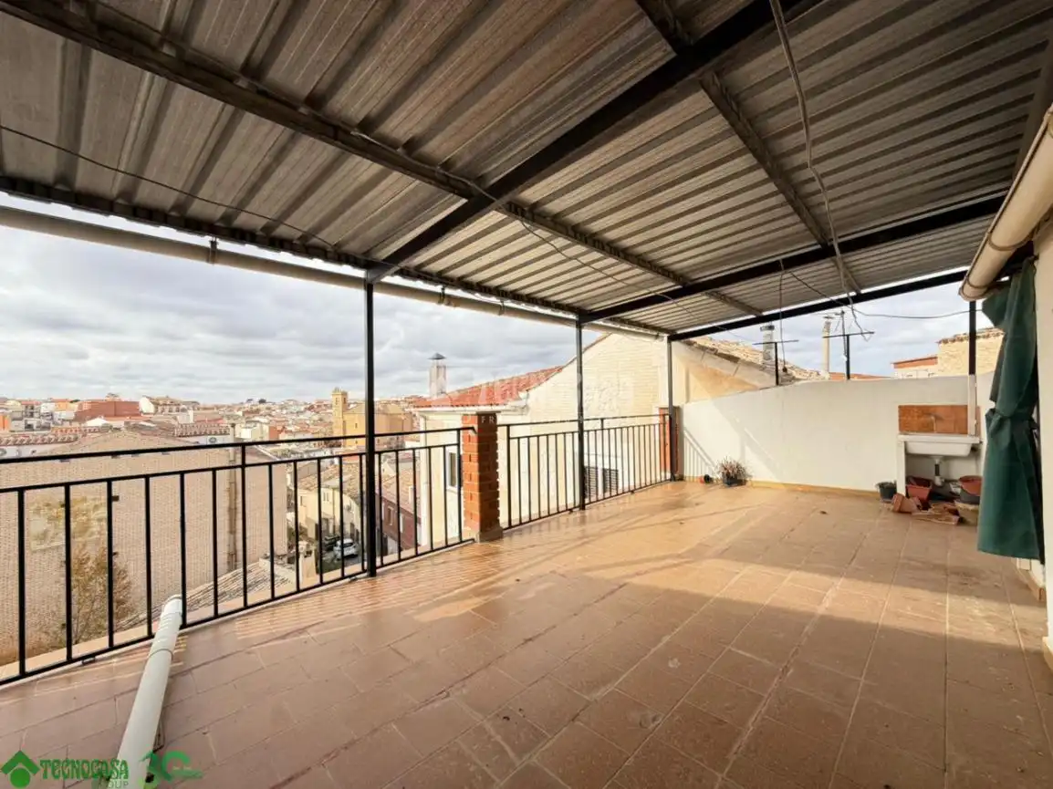 Terraza de Casa adosada en venta en Santa Cruz de la Zarza con Calefacción, Terraza y Amueblado