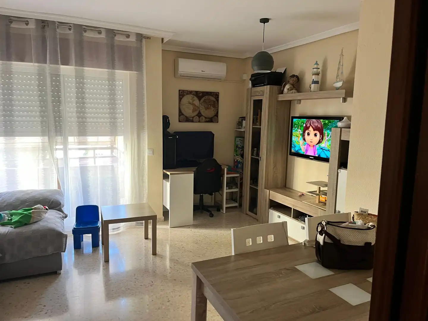 Sala de estar de Casa adosada en venta en Algeciras con Jardín privado y Amueblado