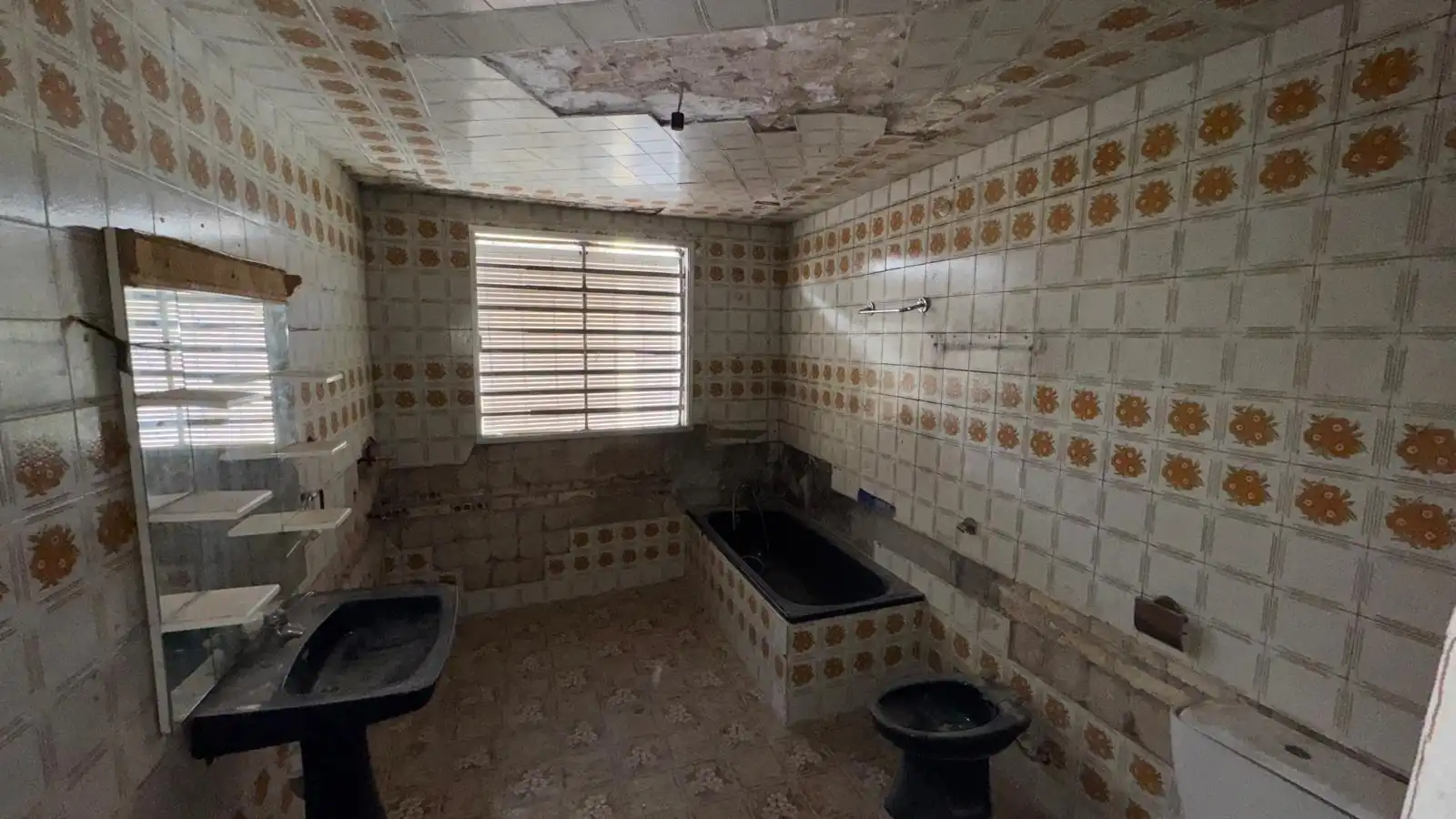 Bany de Casa adosada en venda en Sevilla amb Aire condicionat i Balcó