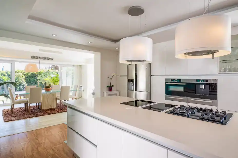 Cuina de Casa o xalet de lloguer en Marbella amb Aire condicionat, Jardí privat i Terrassa