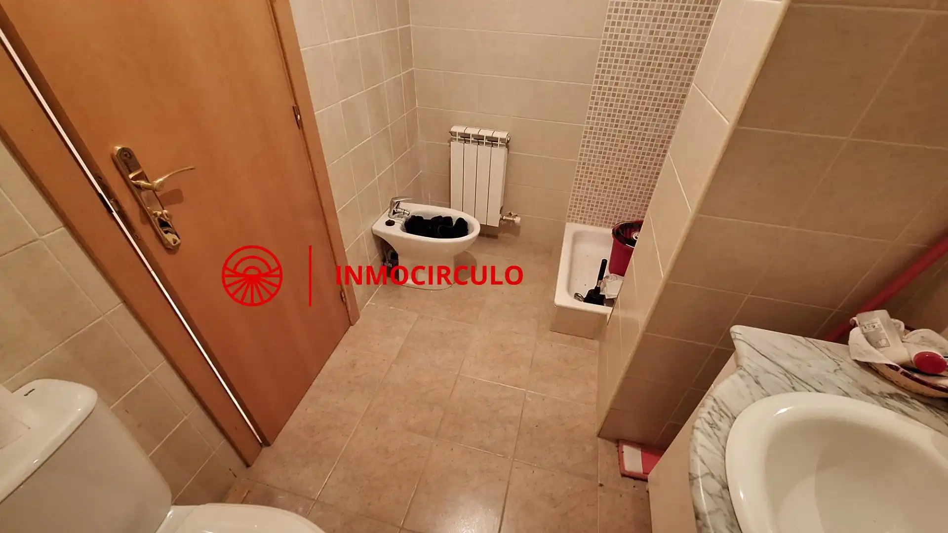 Baño de Casa adosada en venta en Cogollos con Calefacción y Jardín privado