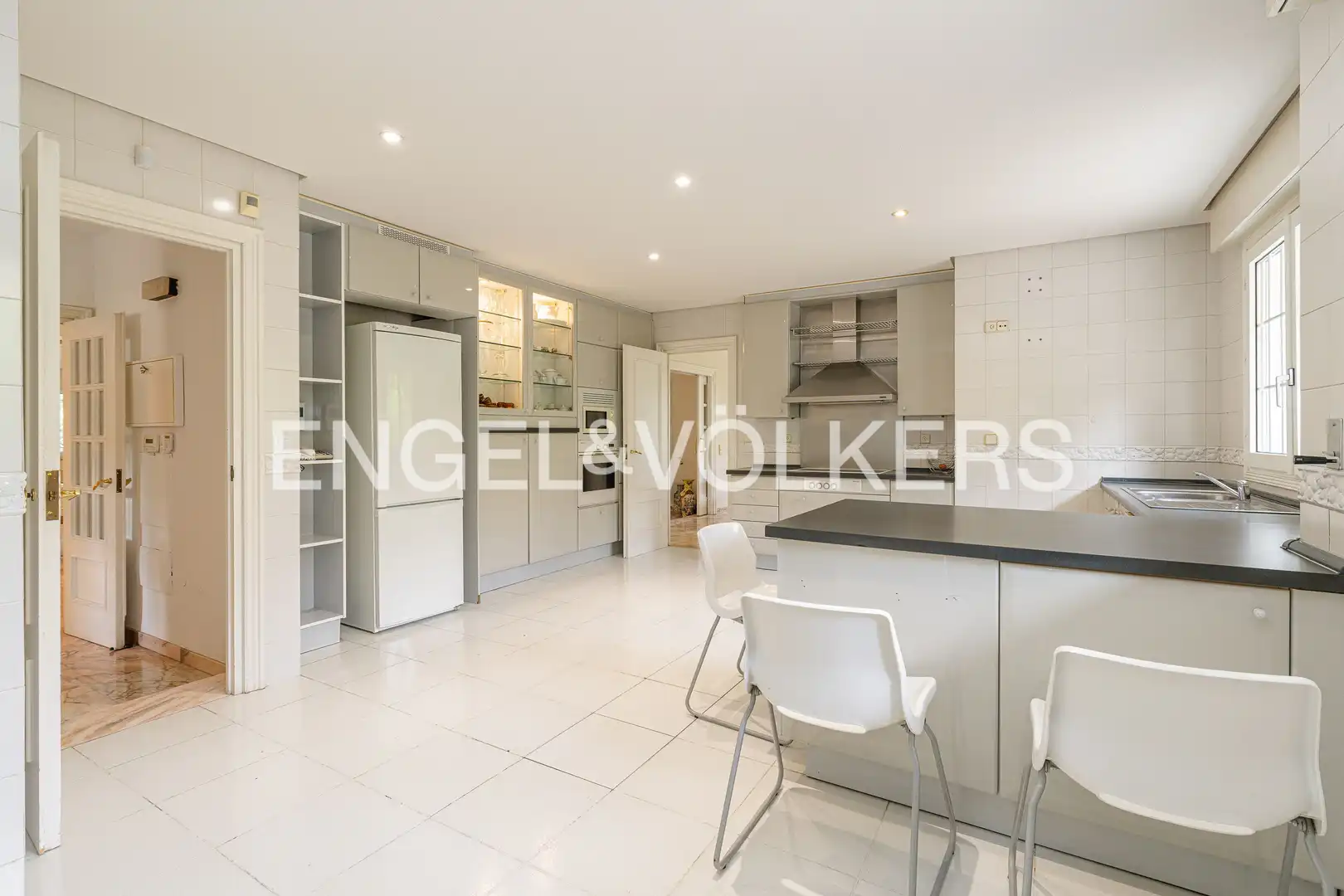 Cocina de Casa o chalet en venta en Pozuelo de Alarcón con Aire acondicionado, Calefacción y Jardín privado