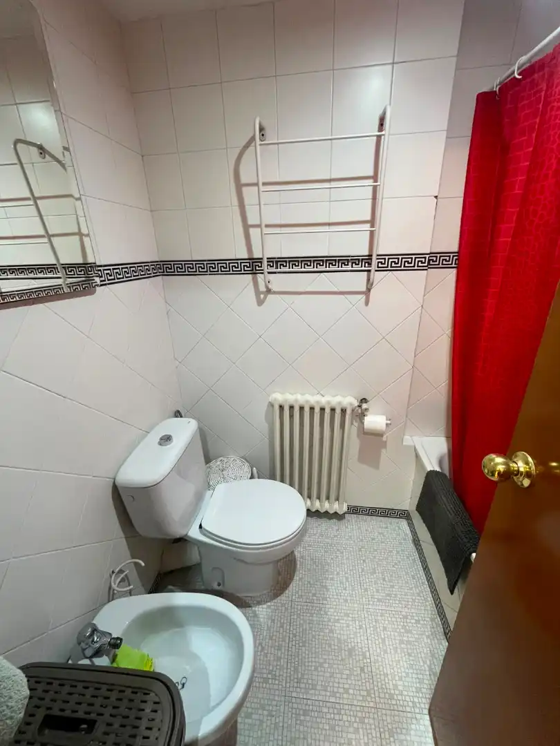 Bathroom of Flat for rent in Jaén  with Air Conditioner, Heating and Terrace