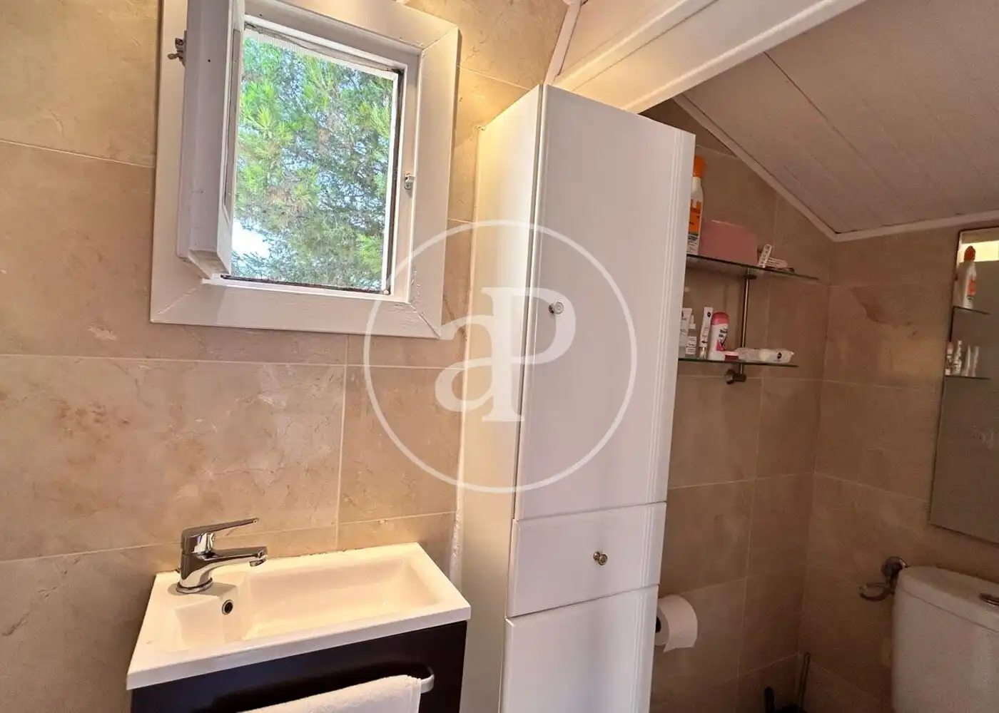 Badezimmer von Dachboden zur Miete in Calvià mit Klimaanlage, Heizung und Privatgarten