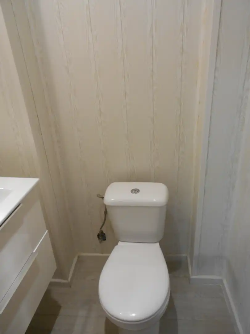 Badezimmer von Büro zur Miete in Ciudad Real mit Klimaanlage und Heizung