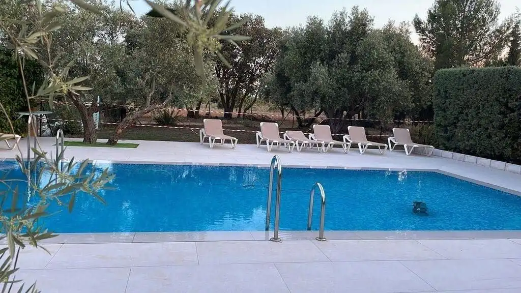 Piscina de Finca rústica en venta en Jaén con Jardín privado y Piscina