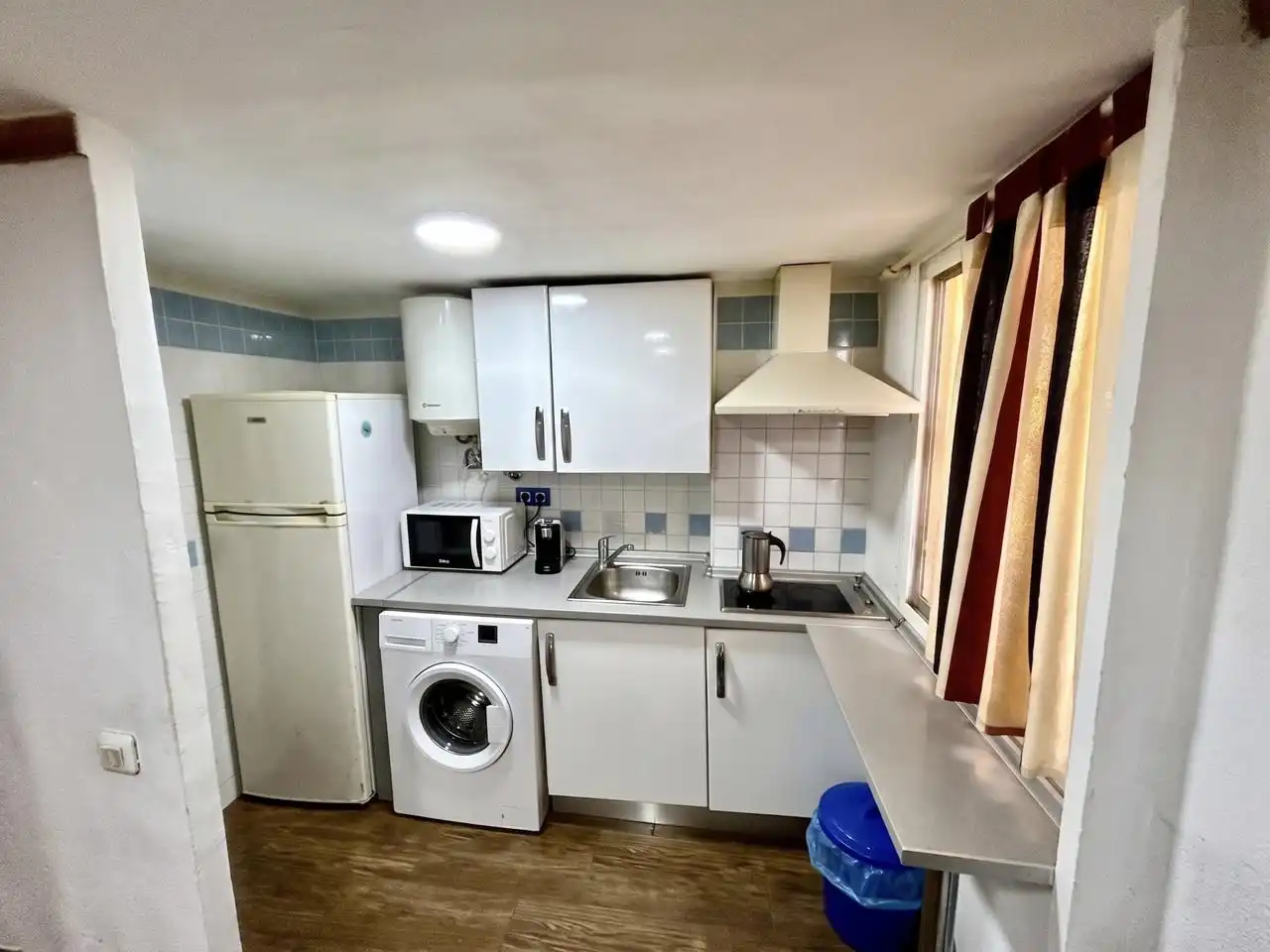 Cuina de Apartament en venda en Valencina de la Concepción amb Aire condicionat, Piscina i Moblat
