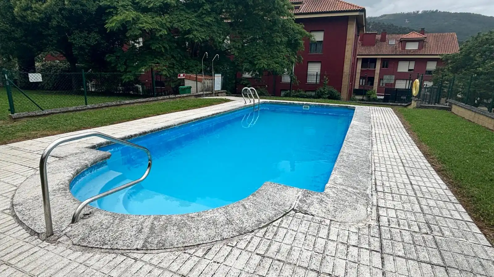 Schwimmbecken von Wohnung zum Verkauf in Ramales de la Victoria mit Heizung, Terrasse und Möbliert