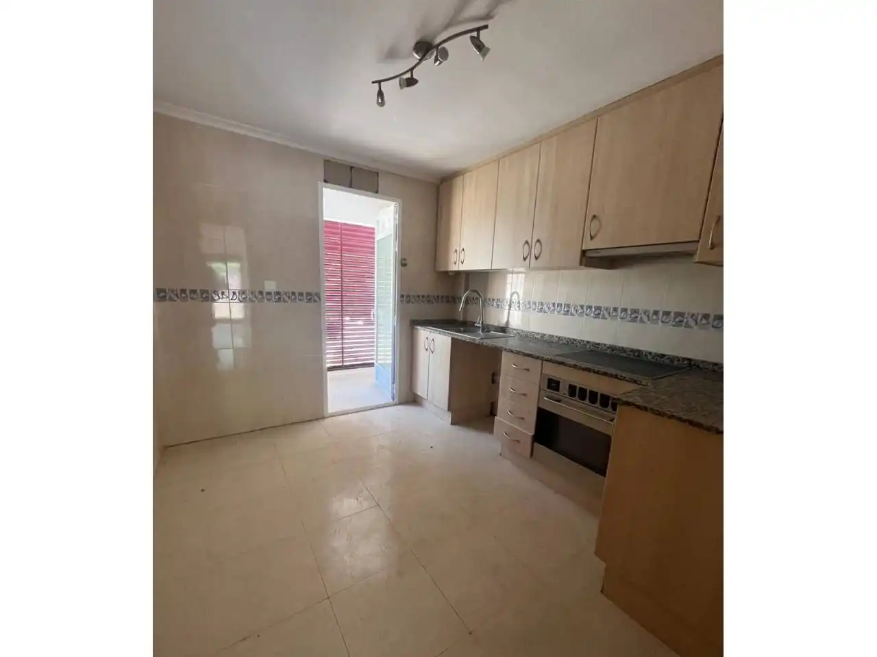 Cuina de Casa adosada en venda en La Nucia amb Aire condicionat, Terrassa i Piscina comunitària