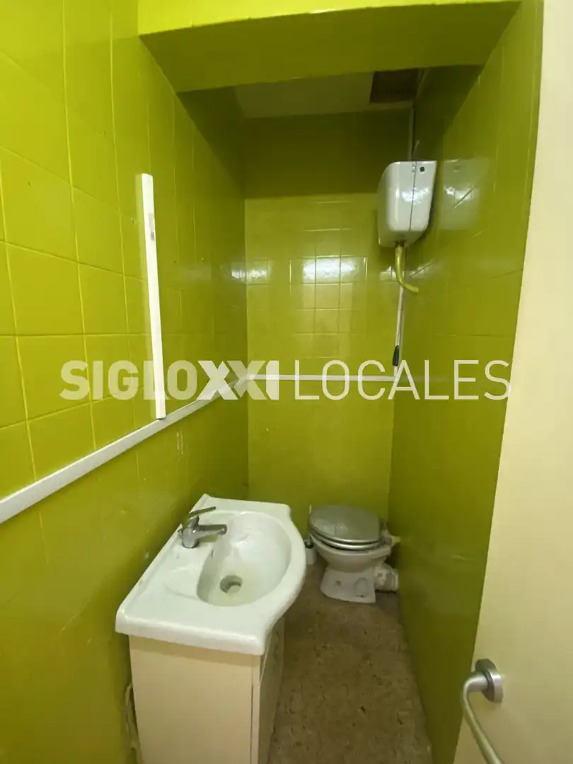 Badezimmer von Geschaftsraum zur Miete in Barcelona