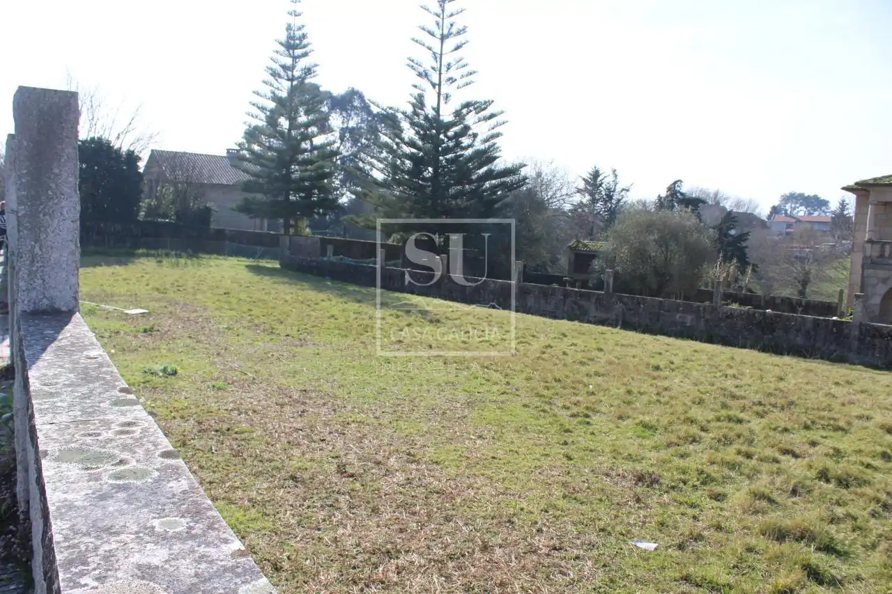 Lands and plots for sale in Camos