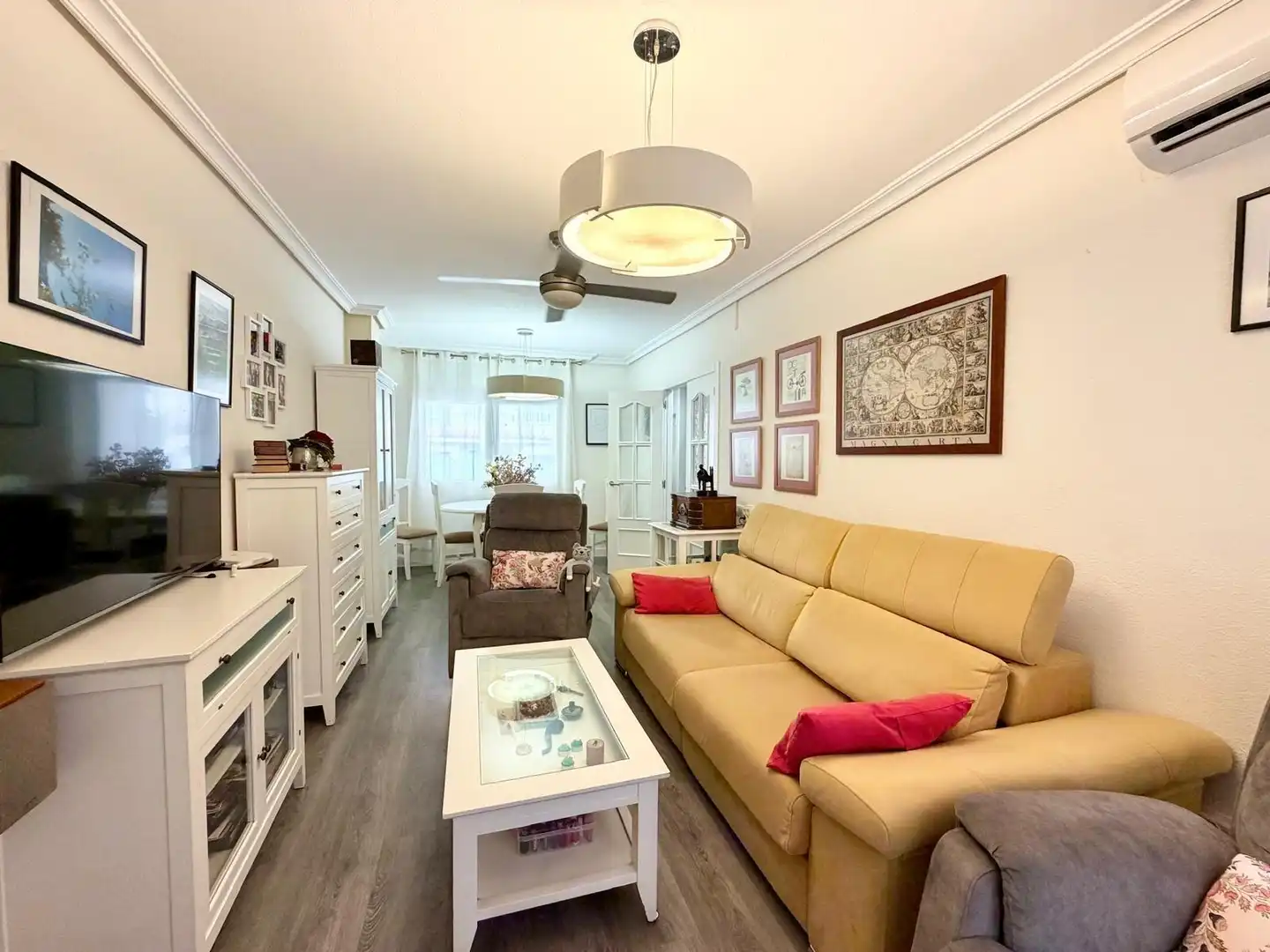 Sala d'estar de Casa adosada en venda en Huércal de Almería amb Aire condicionat i Calefacció