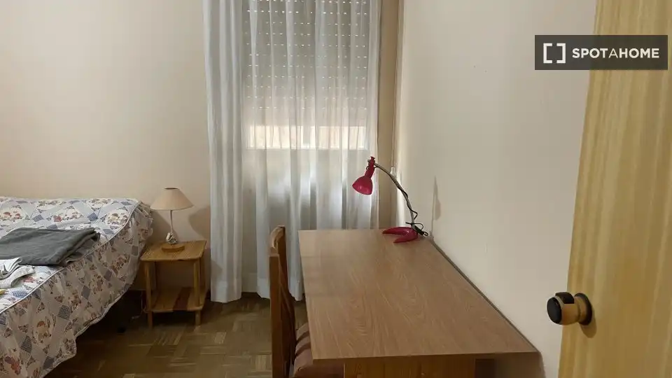 Habitación de Piso para compartir en Leganés con Aire acondicionado, Calefacción y Amueblado