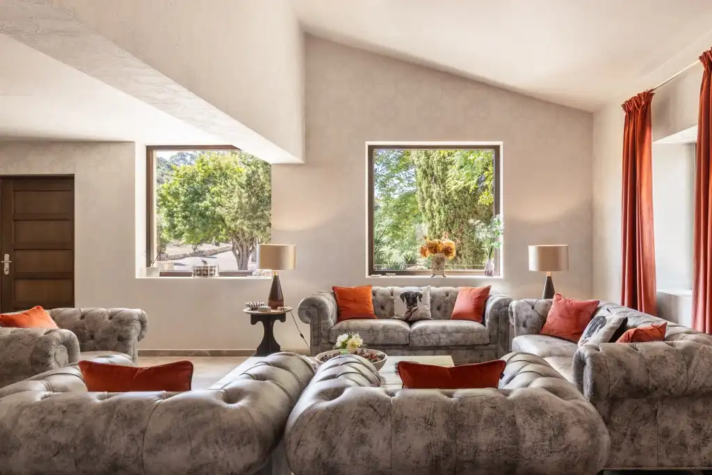 Sala de estar de Finca rústica en venta en Sineu con Aire acondicionado, Calefacción y Jardín privado