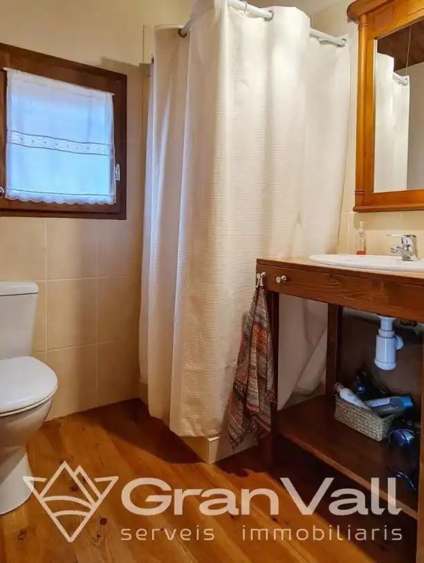 Baño de Casa adosada en venta en Saillagouse con Calefacción, Jardín privado y Parquet