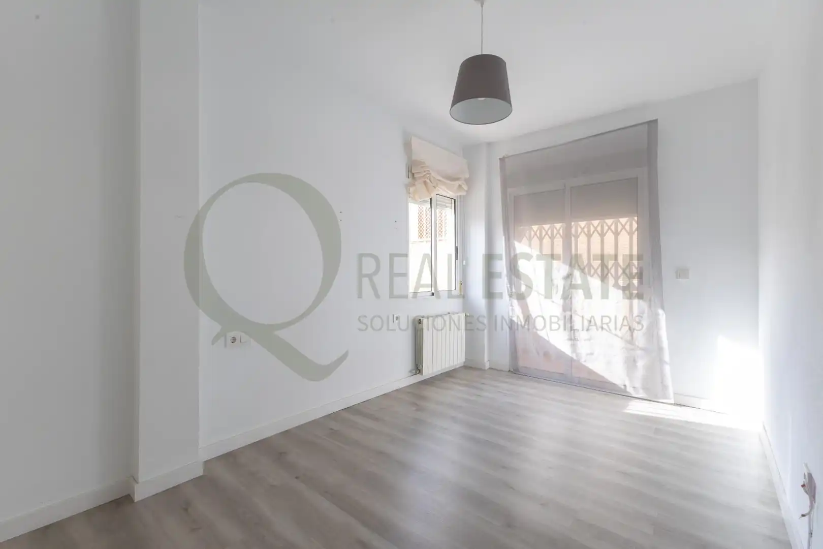Habitación de Casa o chalet en venta en Alicante / Alacant con Jardín privado, Terraza y Trastero