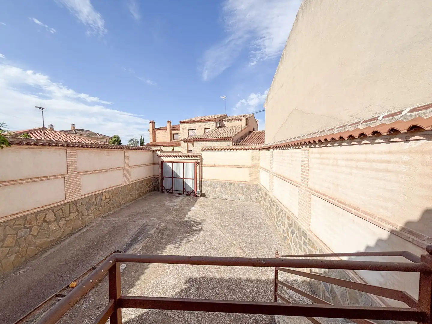 Exterior view of Houses for sale in Polán  with Air Conditioner, Heating and Private garden