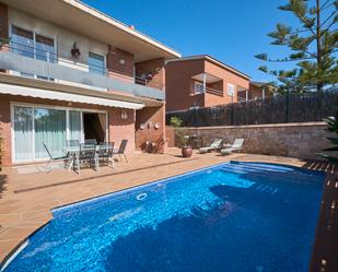 Swimming pool of House or chalet for sale in Sant Feliu de Llobregat  with Air Conditioner, Heating and Private garden