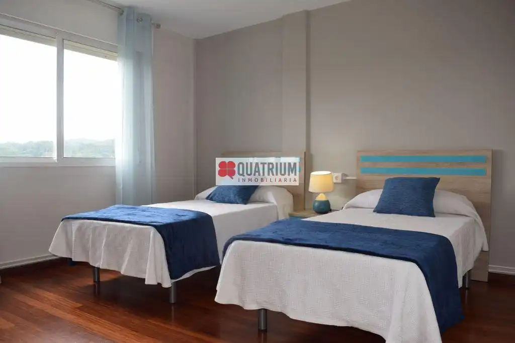 Habitación de Casa o chalet en venta en Santiago de Compostela  con Jardín privado y Trastero