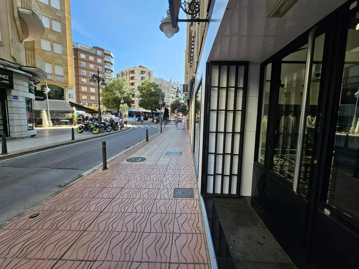 Vista exterior de Oficina de alquiler en Ponferrada con Terraza y Amueblado