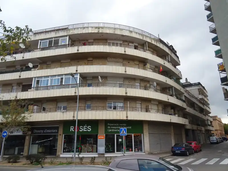 Aparcament amb ascensor en venda a C/ Marcial de la Trinxería
