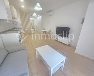 Sala d'estar de Estudi de lloguer en Salamanca Capital amb Aire condicionat i Moblat