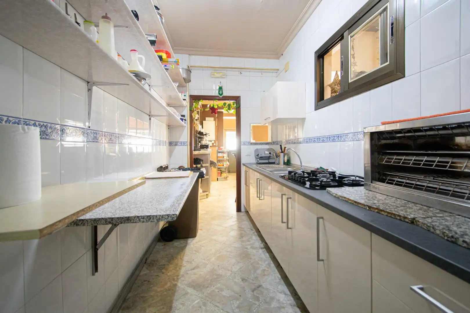 Cuina de Casa o xalet en venda en Alcalá de Guadaira amb Aire condicionat, Terrassa i Moblat