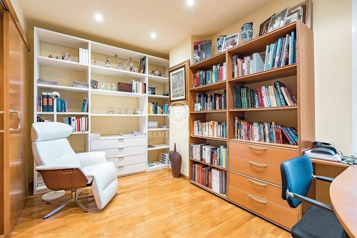 Bedroom of Flat for sale in Esplugues de Llobregat  with Air Conditioner, Heating and Private garden