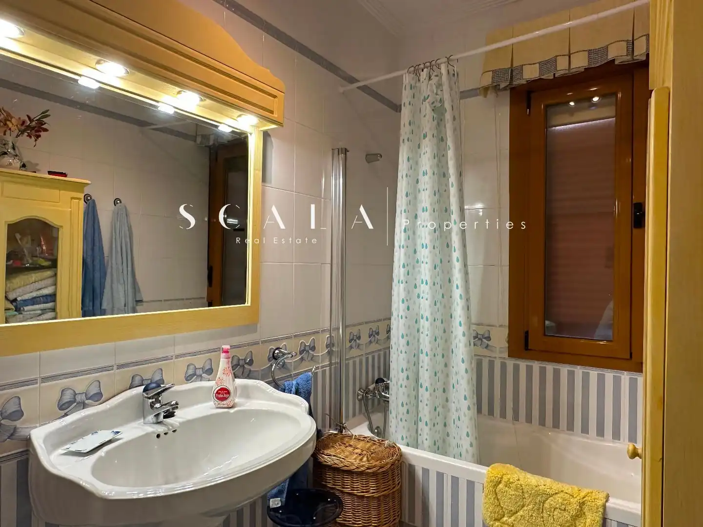 Baño de Casa o chalet en venta en Nambroca con Aire acondicionado, Calefacción y Jardín privado